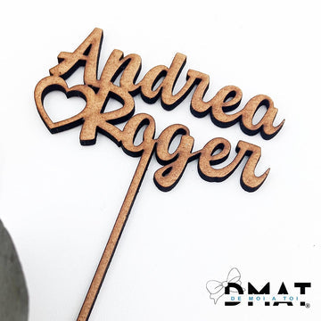 Nombres tallados en madera para tarta de boda - De moi a toi