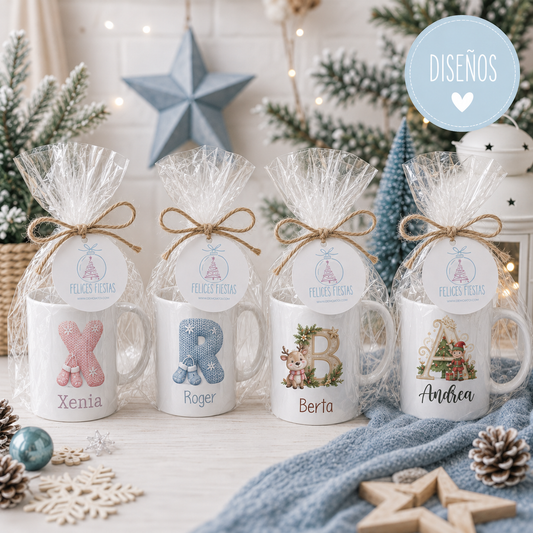 TAZAS PERSONALIZADAS CON INICIAL , NOMBRE Y DISEÑO NAVIDEÑO PARA REGALAR EN NAVIDAD