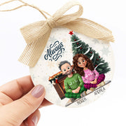 Bola navideña de madera con retrato de pareja personalizado