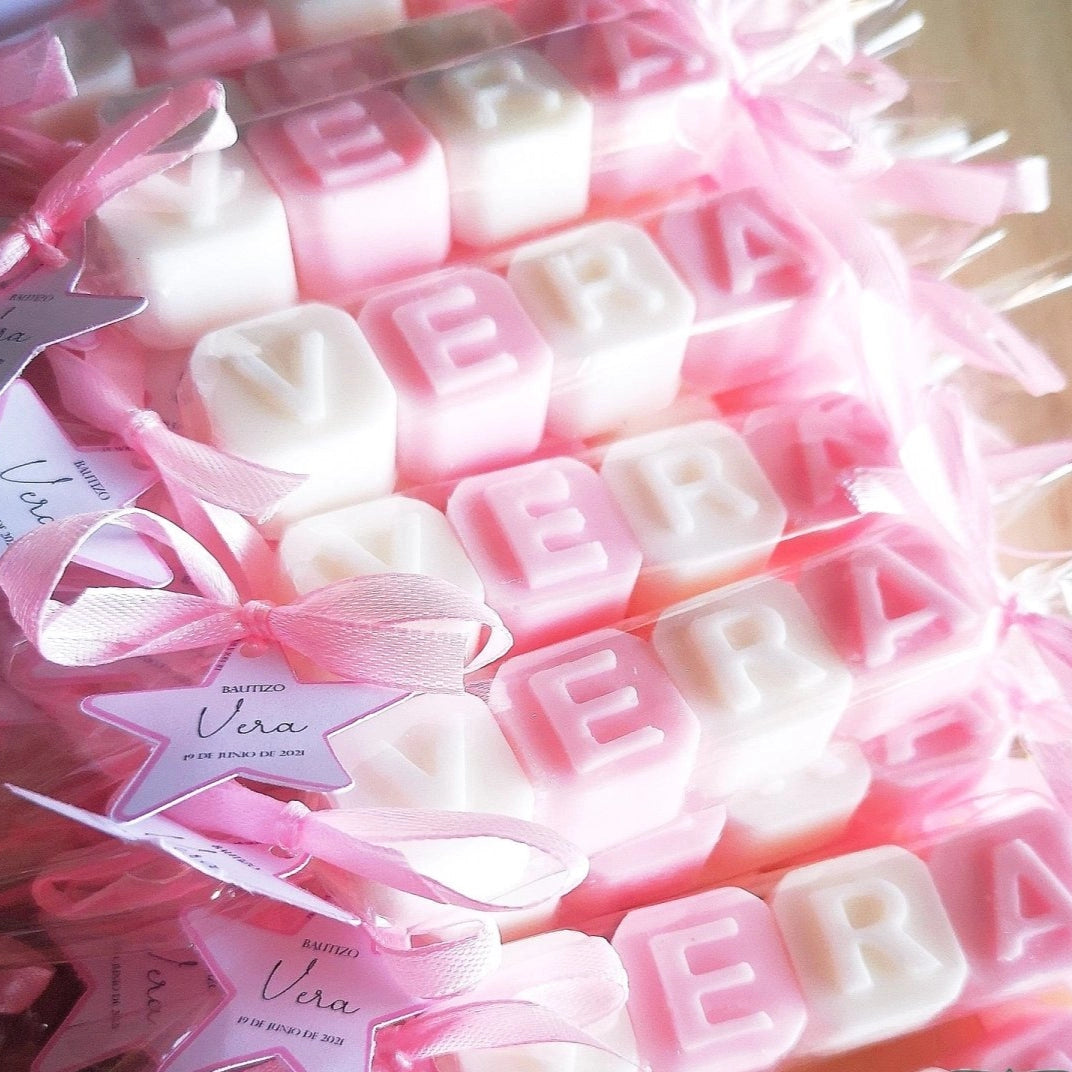 Detalles de invitados de Nombres de jabón bautizo - Regalo original personalizado - De moi à toi