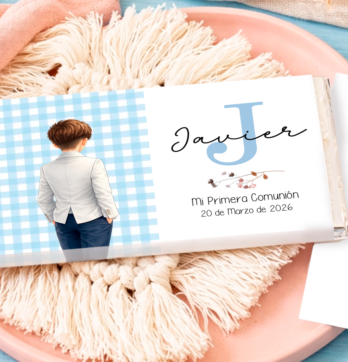Chocolatinas Nestlé personalizadas para invitados de comunión con diseño Vichy azul