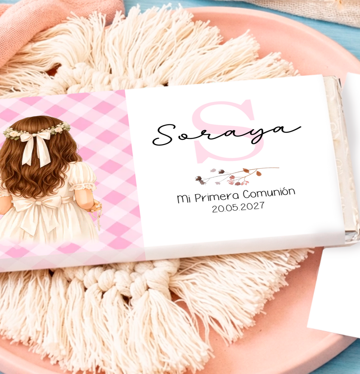 Chocolatinas Nestlé personalizadas para invitados de comunión con diseño Vichy rosa