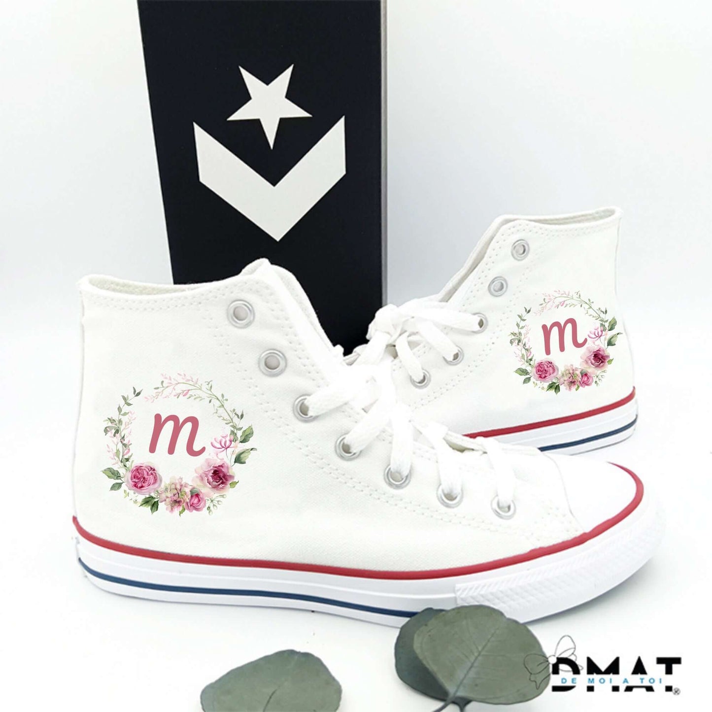 Zapatillas converse personalizadas para regalar a mujer o maestra con inicial o nombre diseño floral