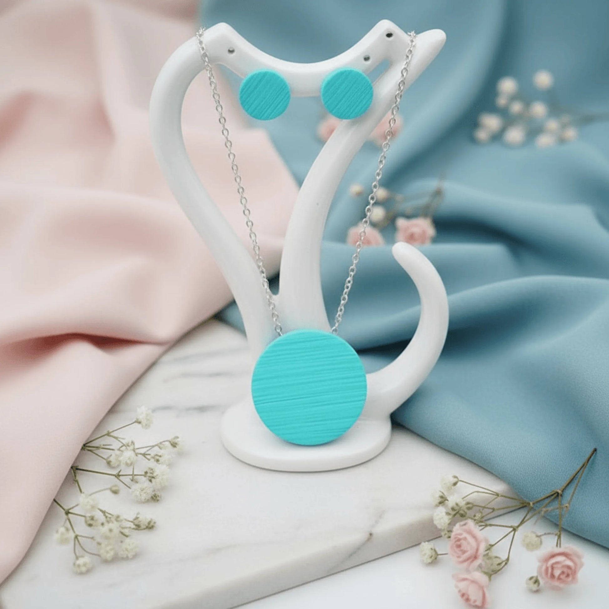 Conjunto artesanal AQUA – Collar y pendientes turquesa – De moi à toi