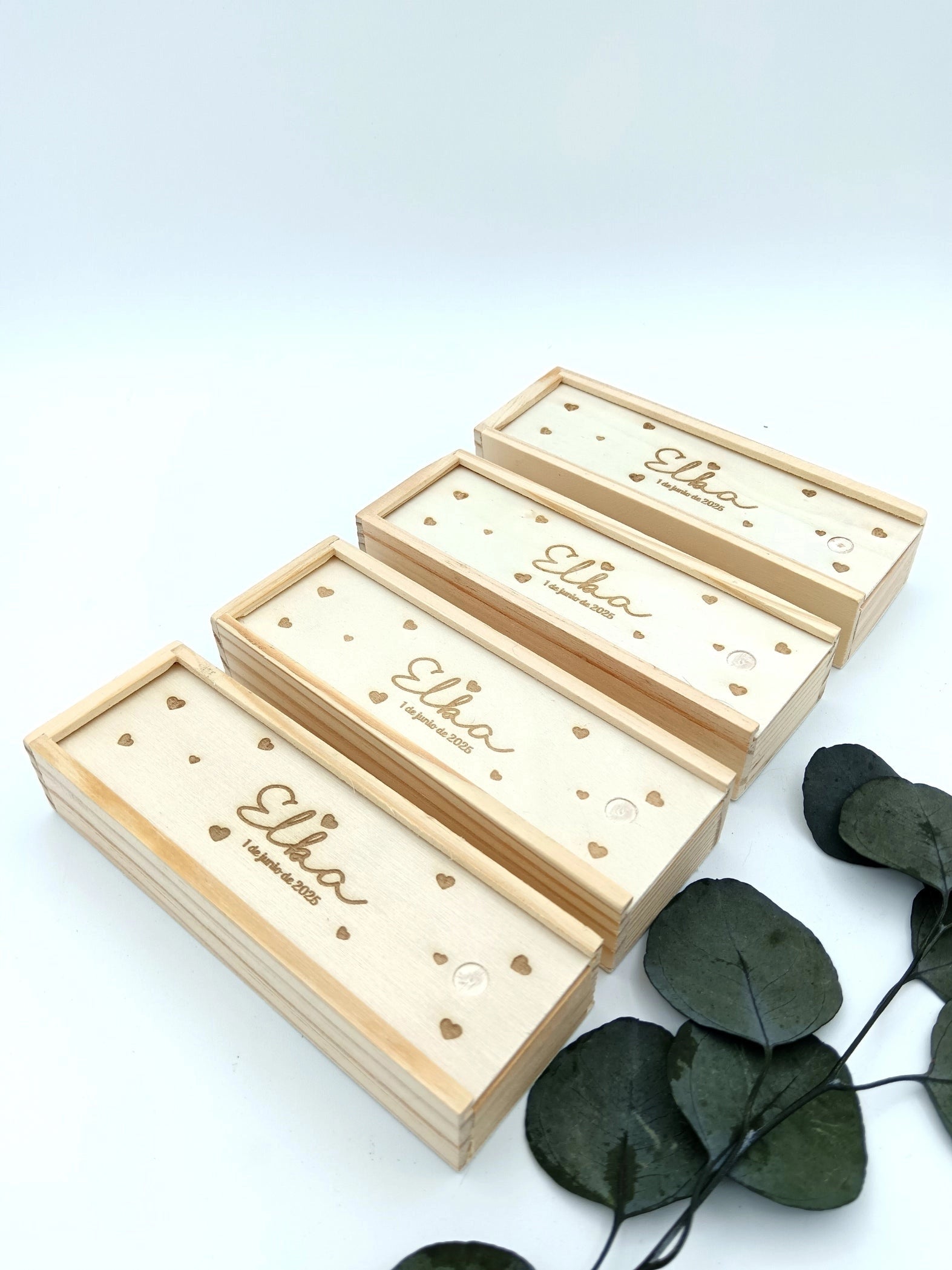 Dominó de madera personalizado como detalle original de invitados y celebración