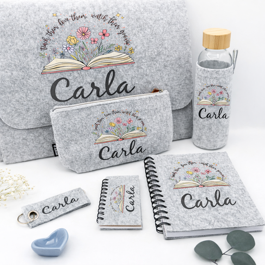Set de regalo personalizado para profesora en fieltro reciclado con funda portátil, libreta y botella.