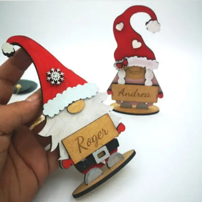 Detalles navideños artesanales con nombre grabado