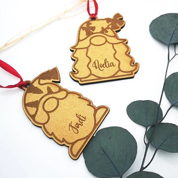 Gnomo de madera personalizados con nombre para colgar en el árbol - de moi a toi