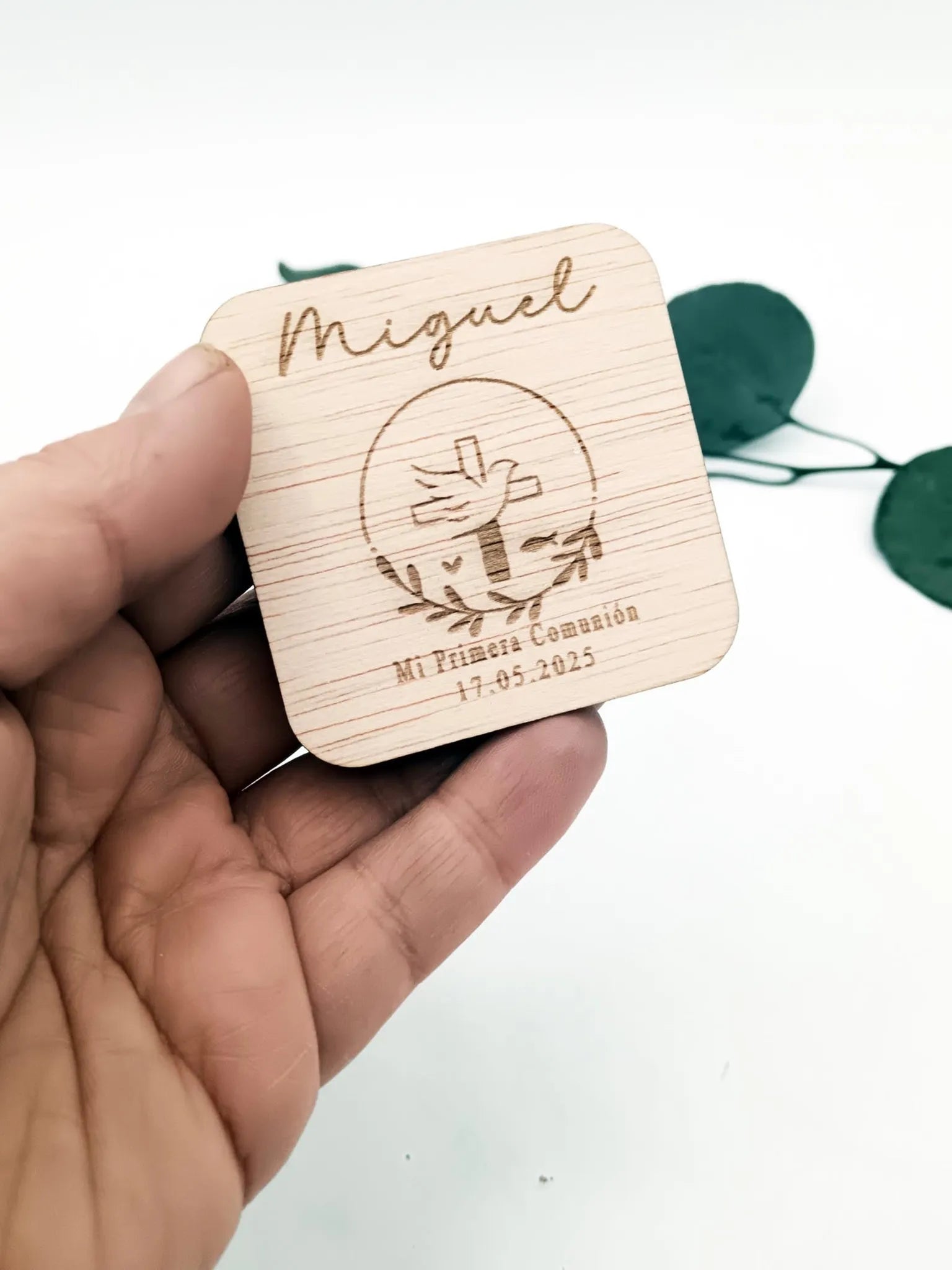 Recuerdo de comunión económico - Imán de madera personalizado para invitados - De moi a toi