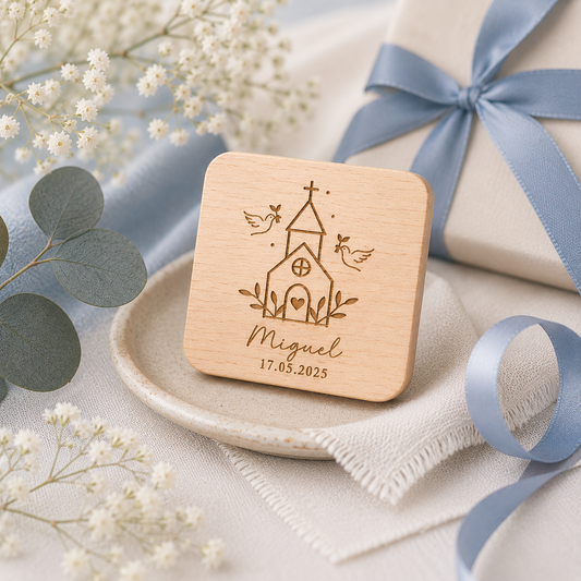 Imán de madera grabado a láser | Detalle de comunión personalizado