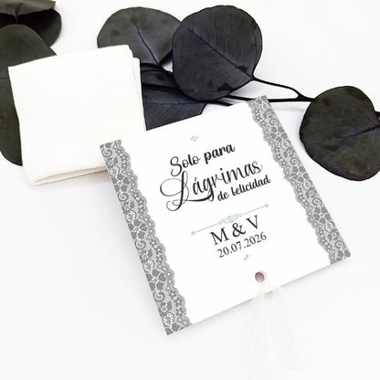 lágrimas de felicidad y pañuelo de boda diseño blanco y negro