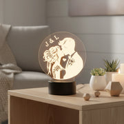 Lámpara LED personalizada con silueta de novios e iniciales grabadas – De moi à toi