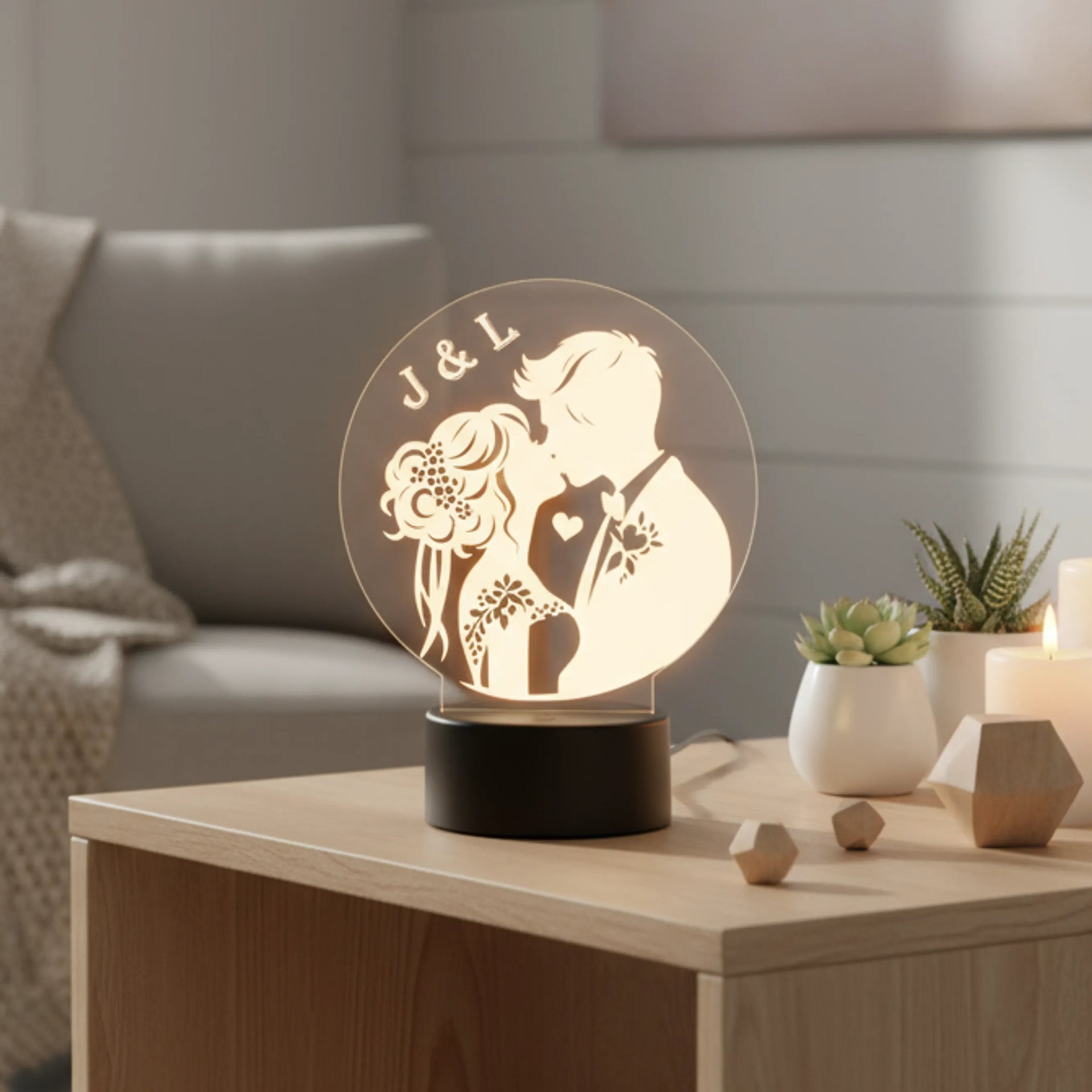 Lámpara LED personalizada con silueta de novios e iniciales grabadas – De moi à toi