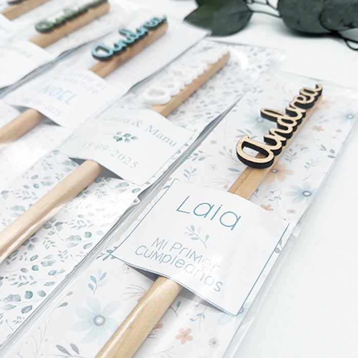 Lápices grabados en madera para invitados de bautizo personalizados