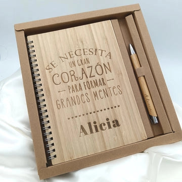 set libreta A5 y bolígrafo de bambú personalizado