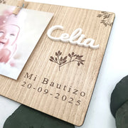 marco con foto y nombre en relieve acrílico para invitados de evento