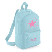 Niño/a con mochila personalizada lista para ir al cole