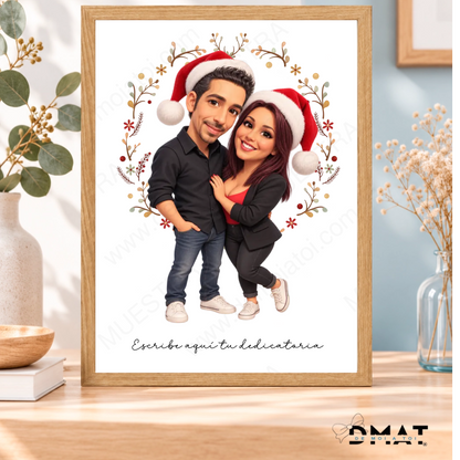 Lámina con marco de madera con caricatura navideña personalizada de pareja con gorros de Papá Noel