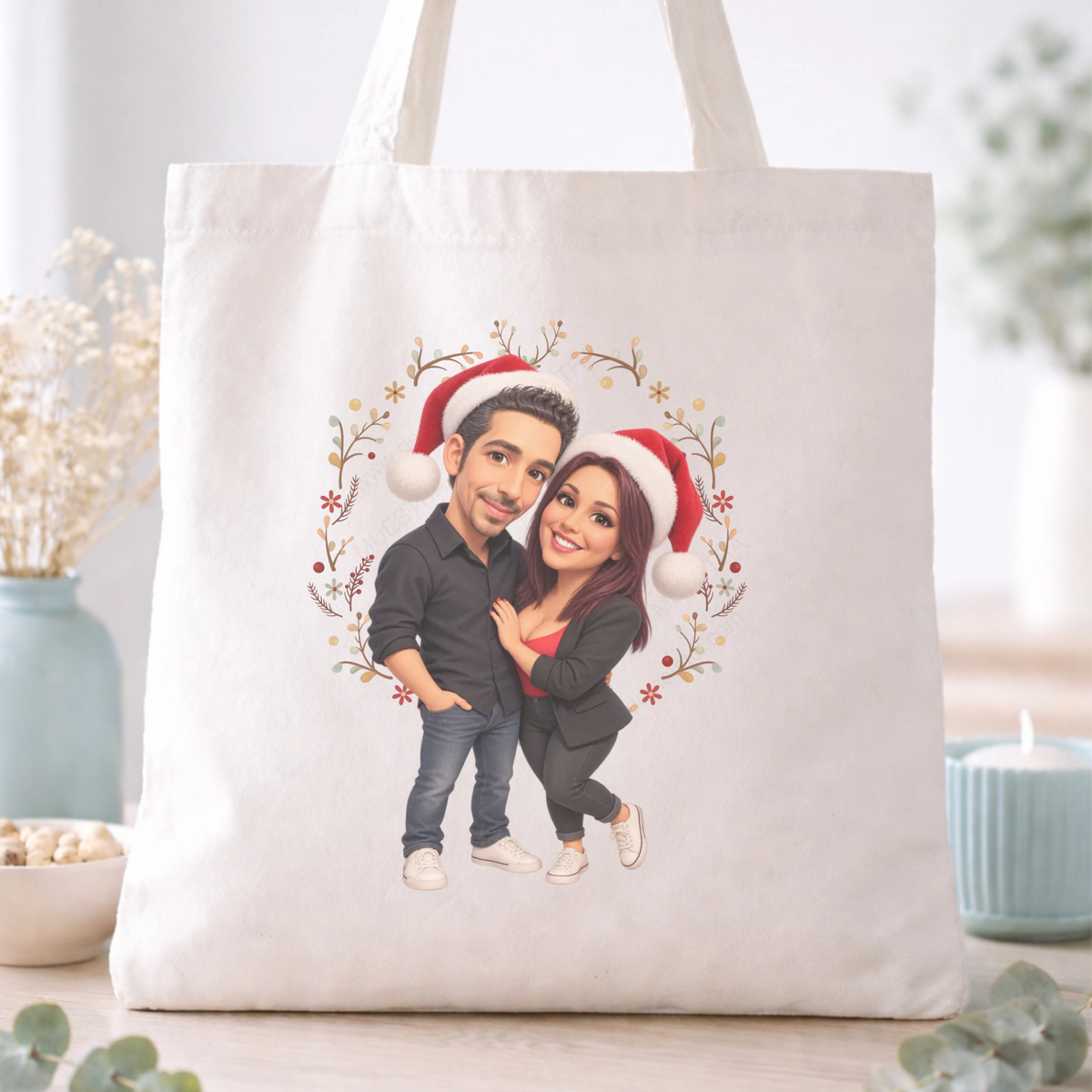 Totebag personalizada con caricatura navideña de pareja con gorros de Papá Noel, sin dedicatoria