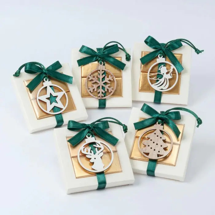 Estuche de 4 napolitanas con colgante navideño de madera