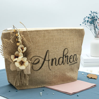 Neceser natural personalizado con nombre para invitadas de bodas, bautizos y comuniones