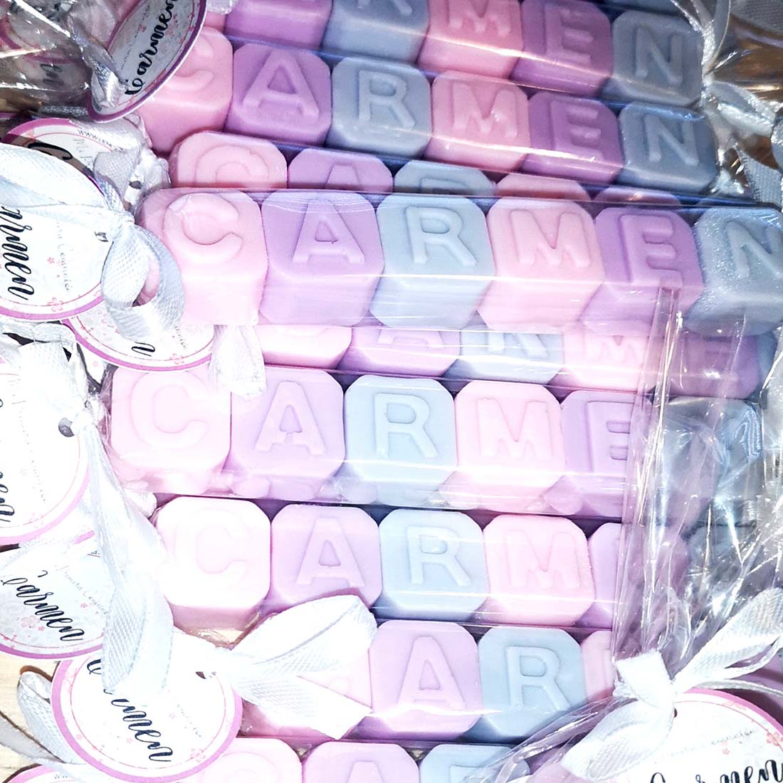 Jabones personalizados con nombre a color, detalle ideal para comunión niña