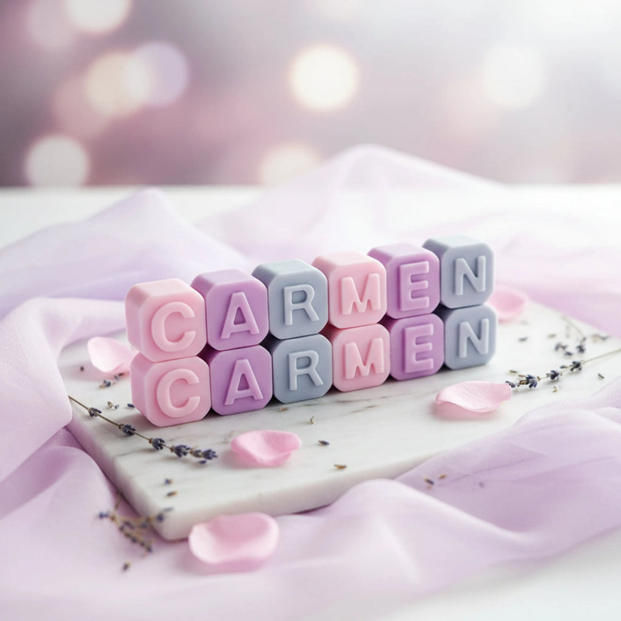 Jabones personalizados con nombre a color, detalle ideal como detalle de invitados de comunión niña