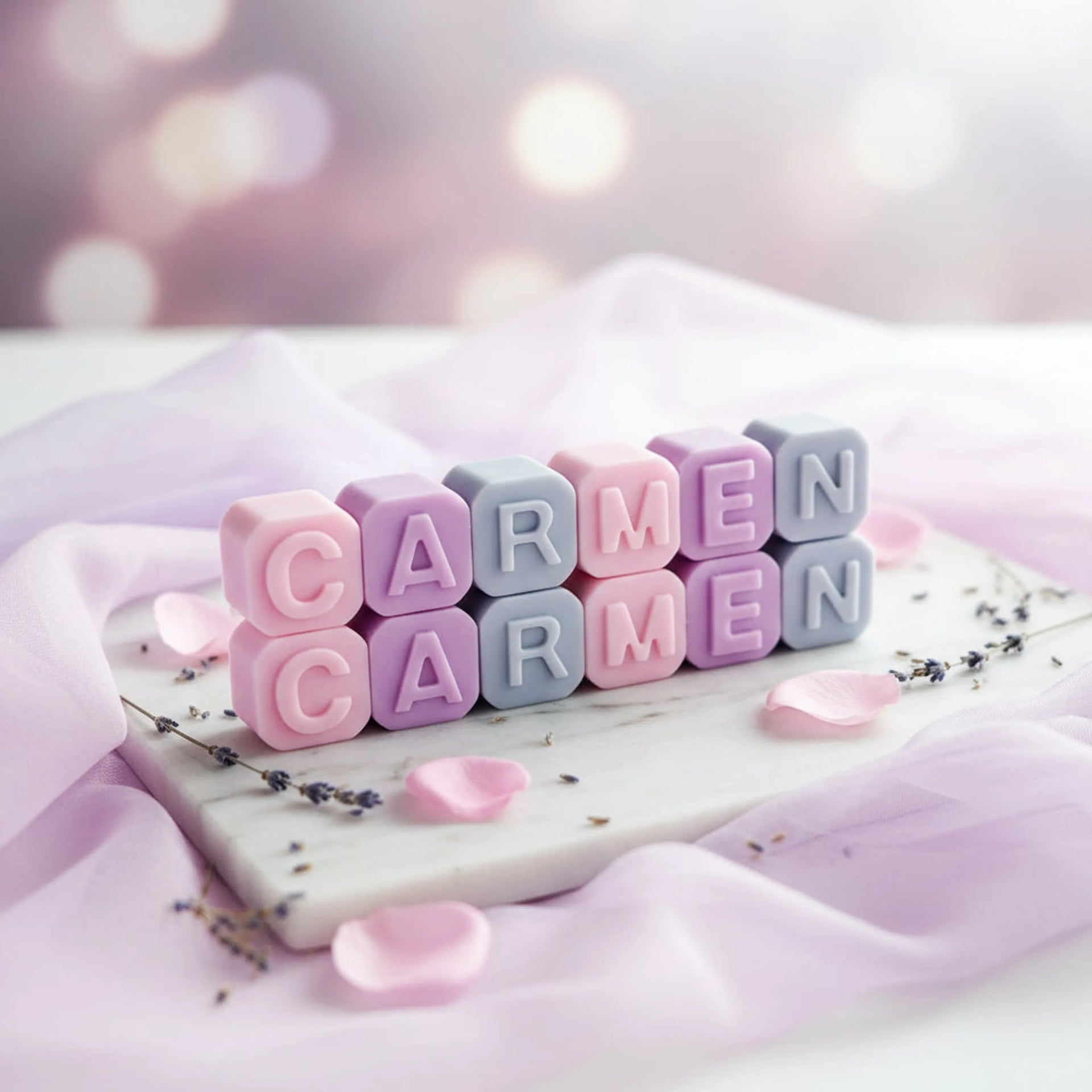 Jabones personalizados con nombre a color, detalle ideal como detalle de invitados de comunión niña