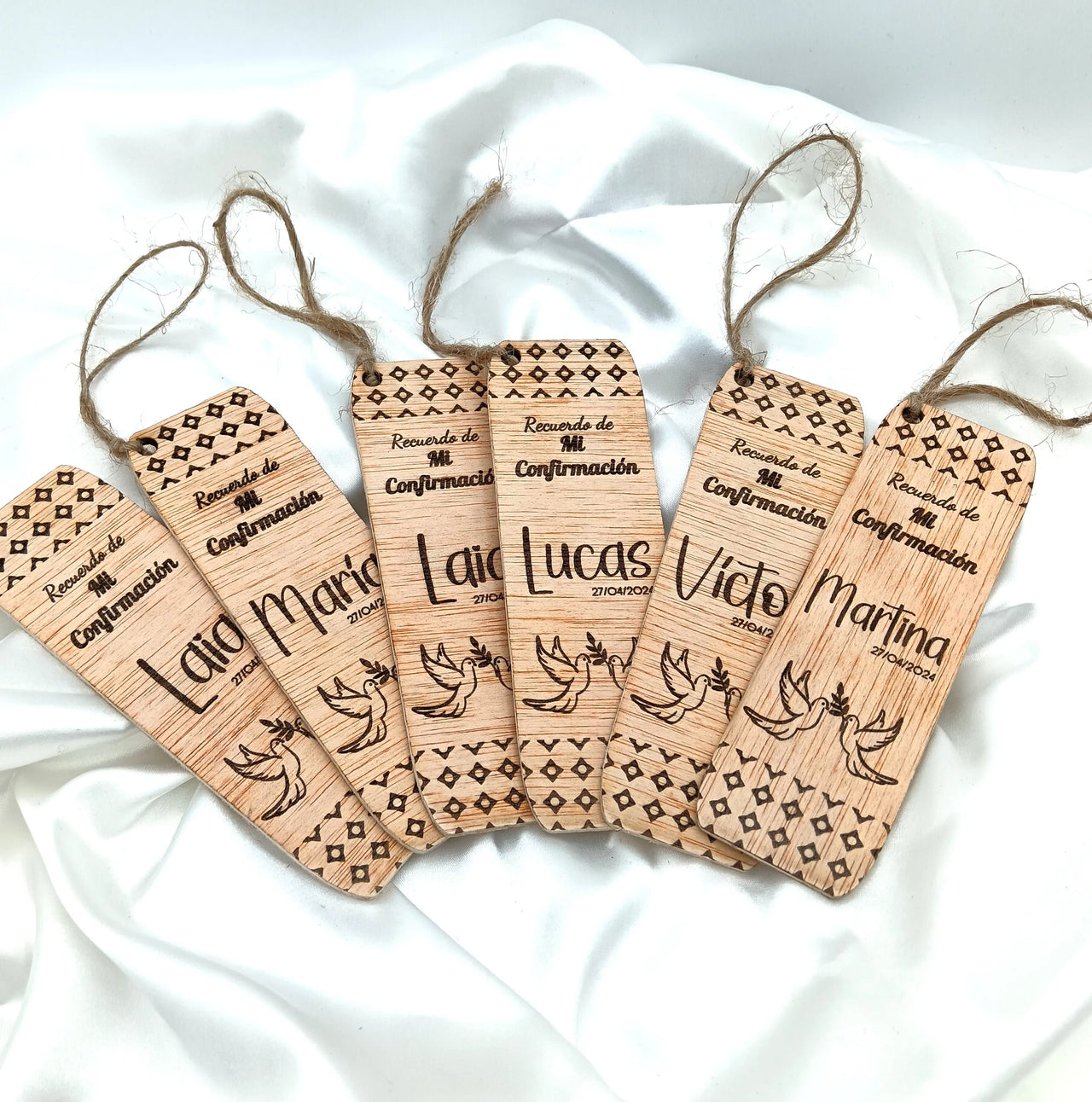 Recordatorio marcapáginas de madera personalizado fiestas infantiles