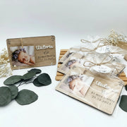 marco con foto y nombre en relieve acrílico para invitados de evento