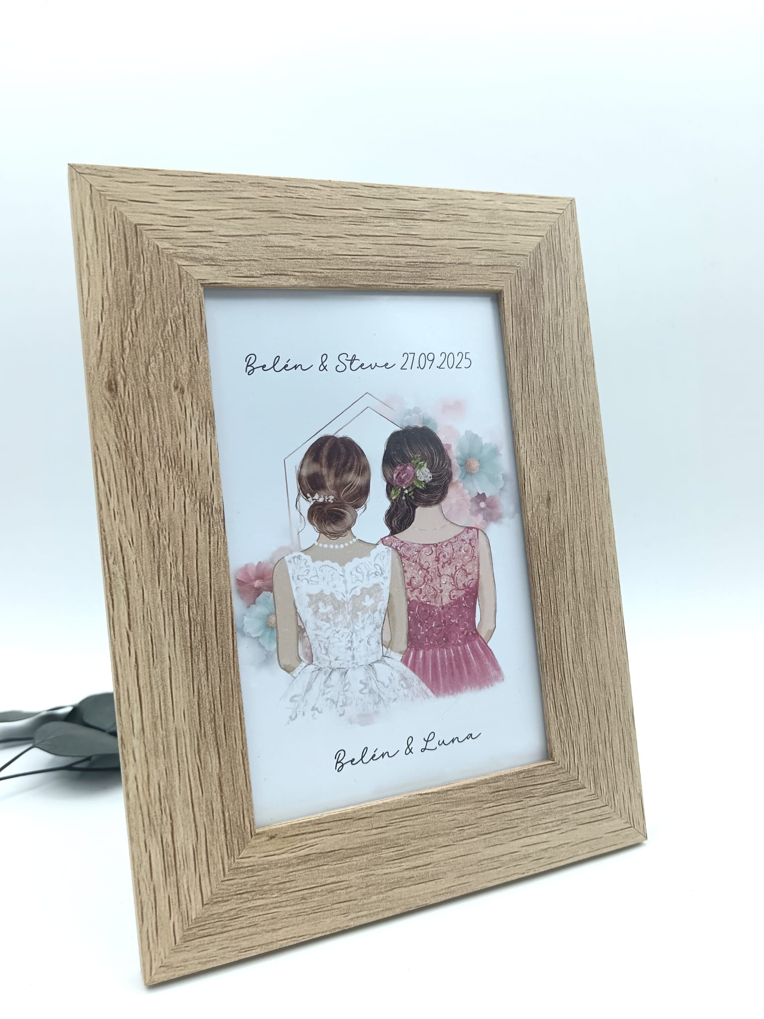 marco fotos madera ilustraciones familiares y novios boda
