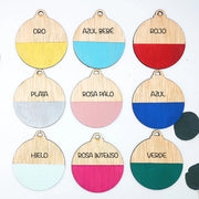 Bola de navidad de madera pintada a mano