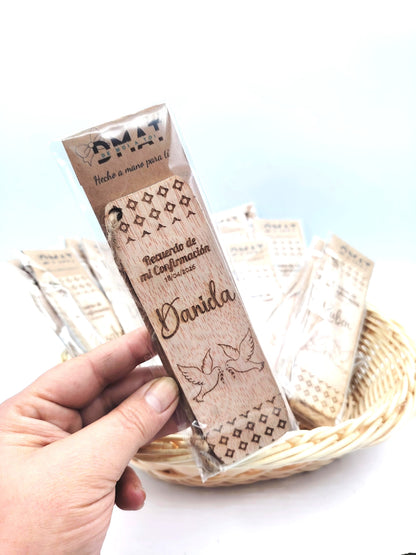 Recordatorio de bebé marcapáginas de madera personalizado