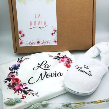 Set bata y pantuflas novia y dama de honor - Regalo original personalizado - DE MOI À TOI
