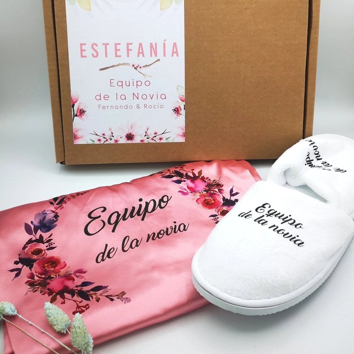 Set bata y pantuflas novia y dama de honor - Regalo original personalizado - DE MOI À TOI