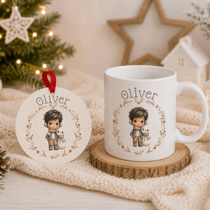 Taza de 350 ml y bola de madera personalizadas con ilustración de niño y nombre, pack regalo Navidad infantil