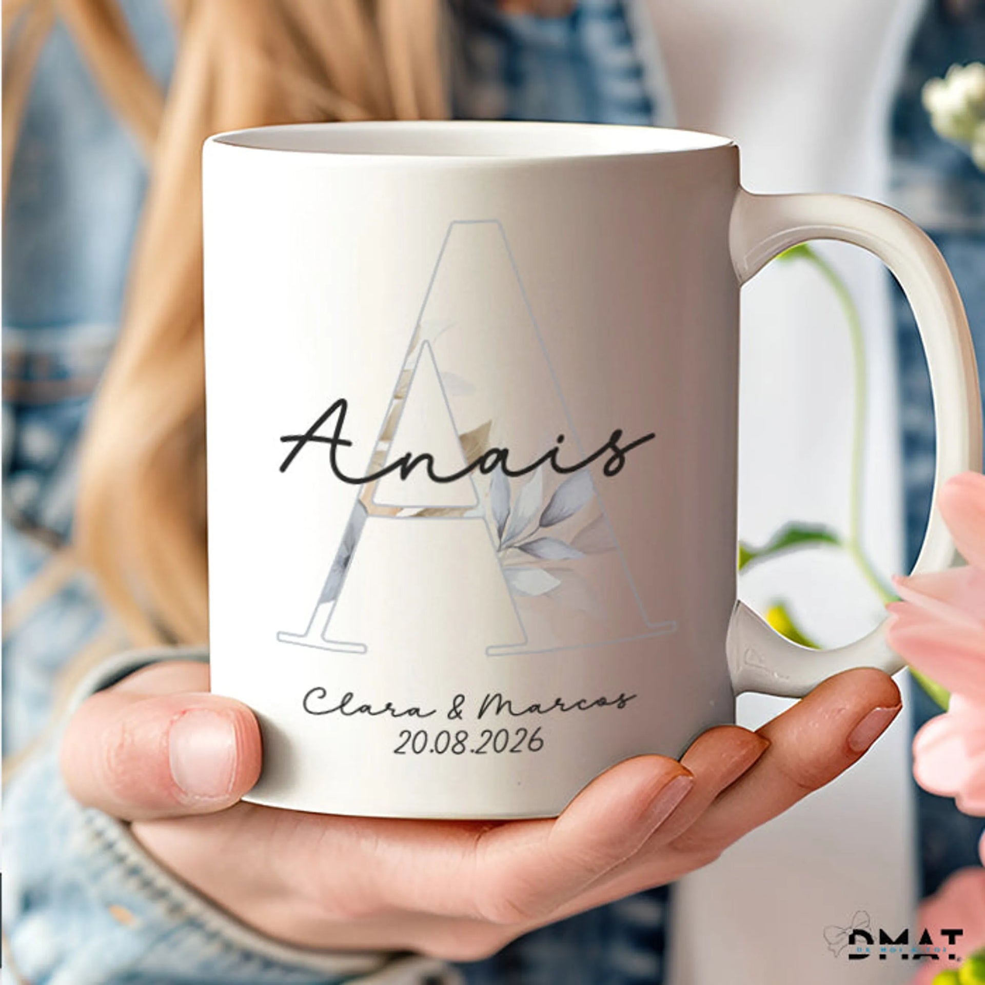 Taza personalizada con inicial y nombre para invitados de celebración - De moi a toi