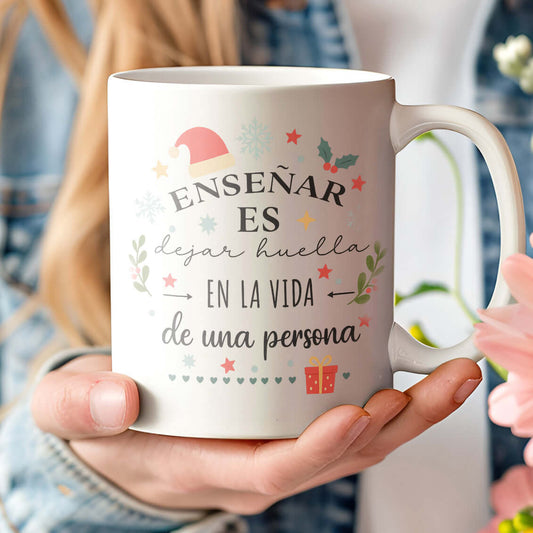 Taza mate personalizada para profesora con diseño navideño y mensaje emotivo, ideal como detalle original de fin de curso.
