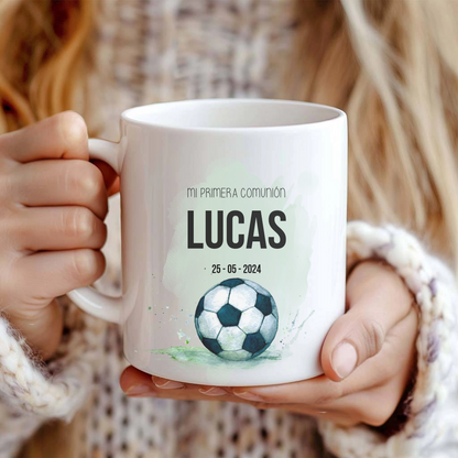 Taza de comunión personalizada diseño fútbol con nombre, regalo o detalle para invitados