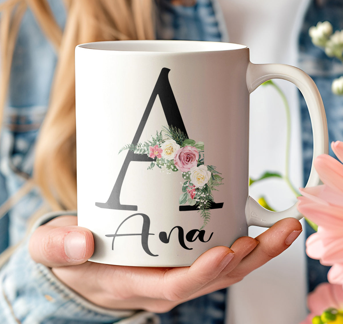 Taza personalizada barata para regalar con inicial y nombre para mujer - De moi a toi