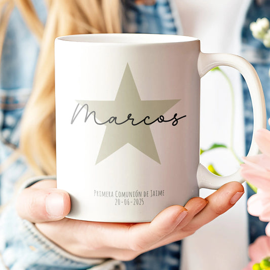 taza con diseño de estrellas multicolor personalizada – detalle para bautizos o comuniones