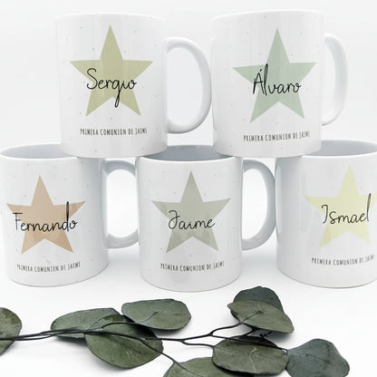 Detalle de invitados de comunión personalizado con el nombre de los invitados