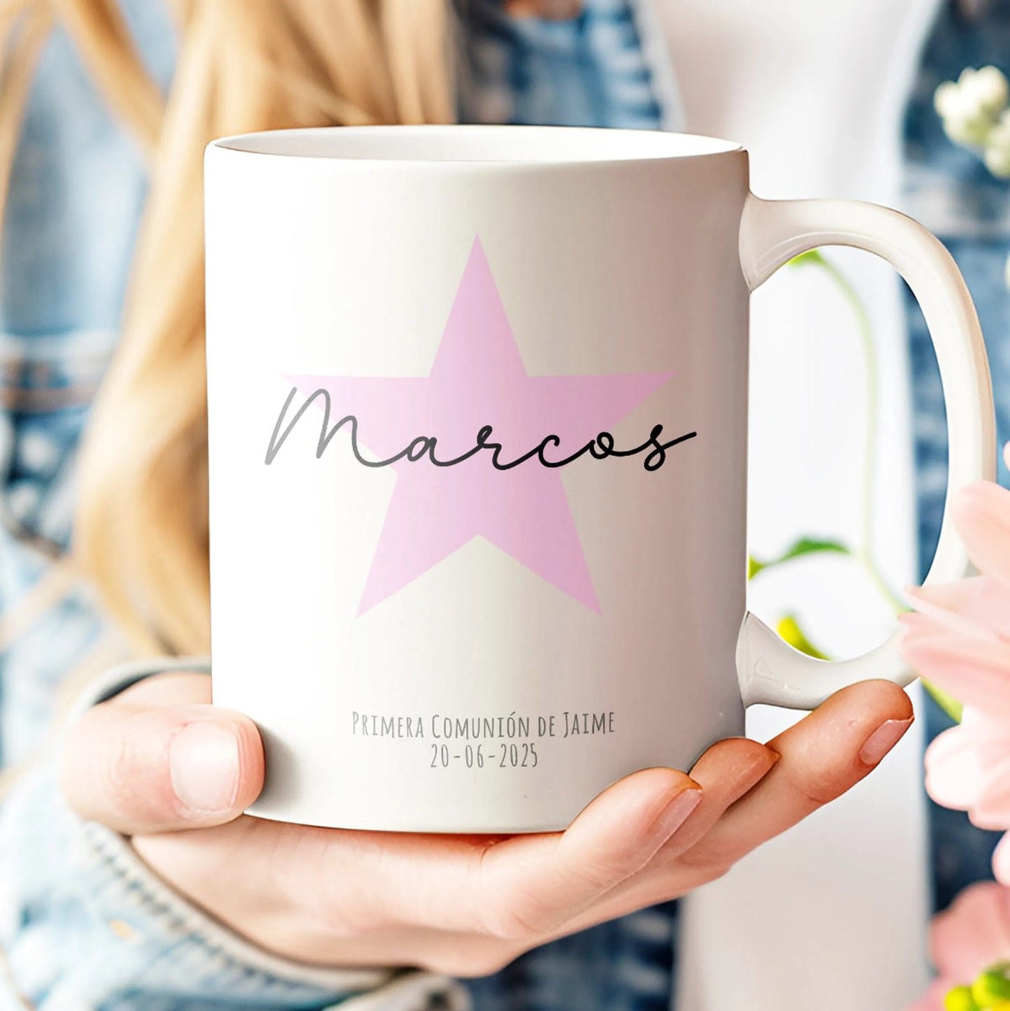 Taza personalizada con nombre y estrella rosa para detalles de bautizo
