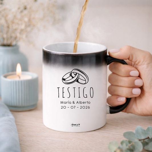 Taza mágica personalizada con nombres y fecha de boda para regalar a testigos