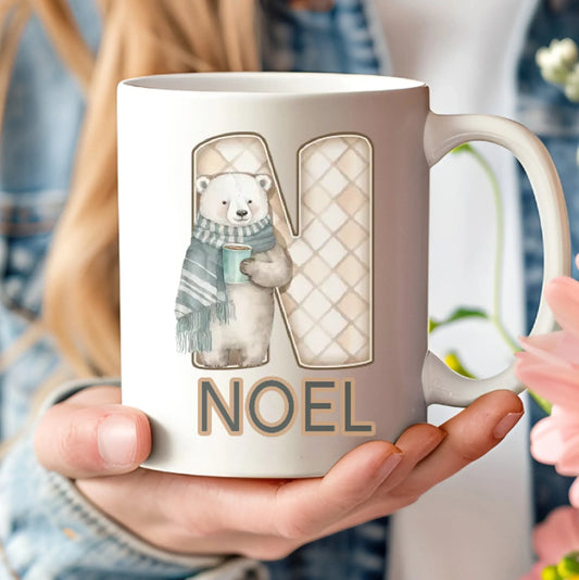 Taza personalizada con inicial grande osito y nombre
