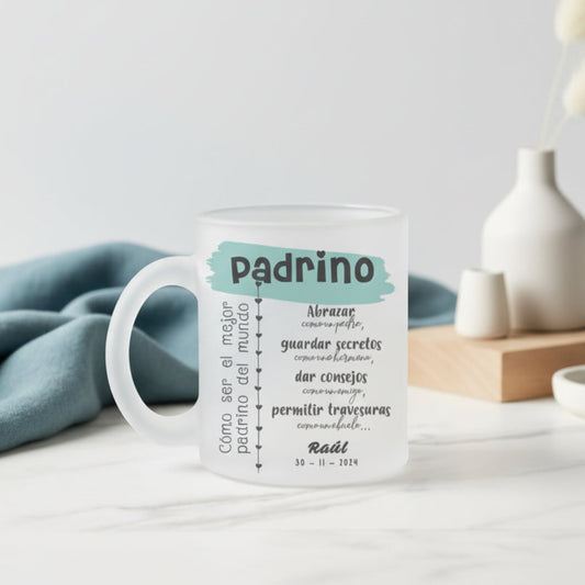 Taza de cristal personalizada como regalo original para padrino con dedicatoria, nombre y fecha