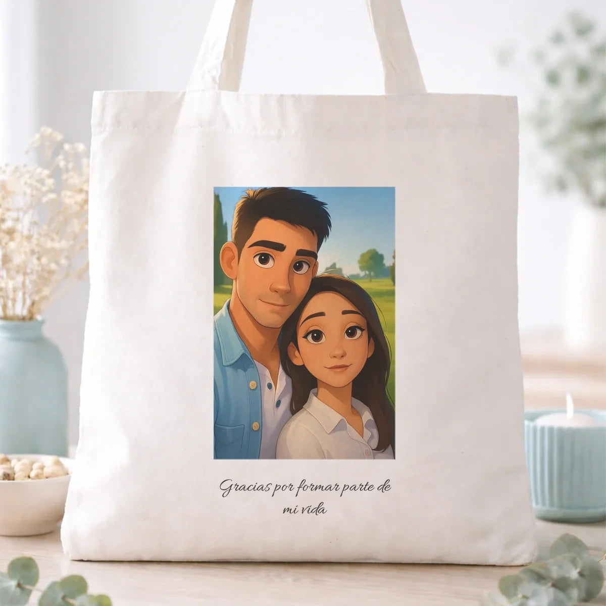 Totebag personalizada con caricatura estilo dibujo animado de pareja y dedicatoria