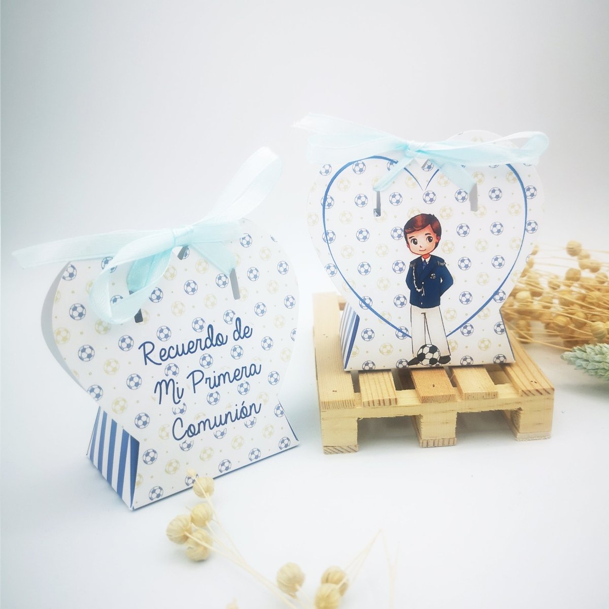 Cajas para detalles de comunión niño forma corazón (12 uds) - Regalo original personalizado - DE MOI À TOI