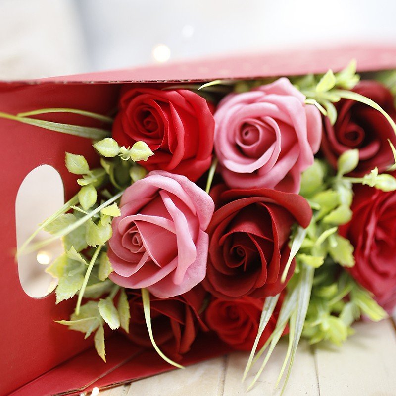 Ramo de Flores Rojo - Regalo original personalizado - DE MOI À TOI