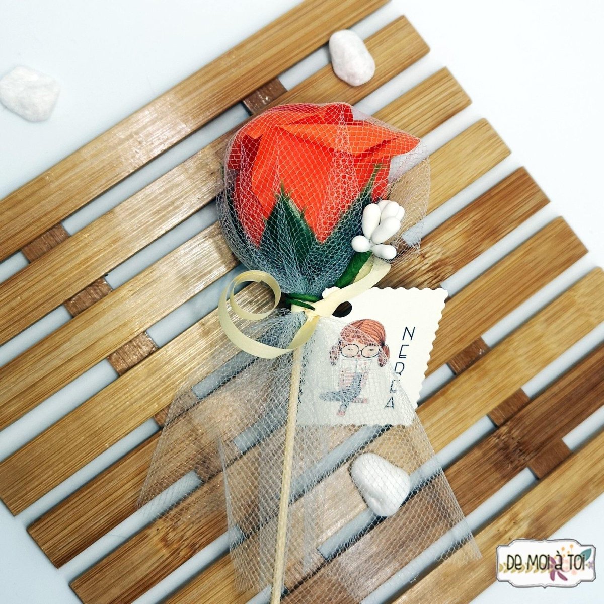 Rosa eterna de jabón - Envuelta en tul - Regalos originales personalizados - DE MOI À TOI |DMAT